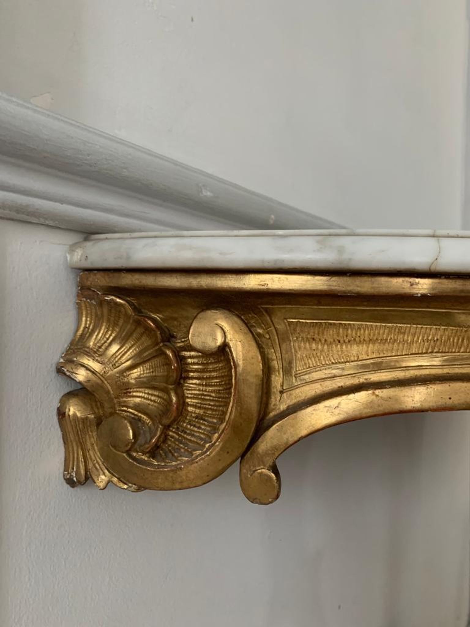 Console style louis xv, bois dorée et marbre, xixème siècle