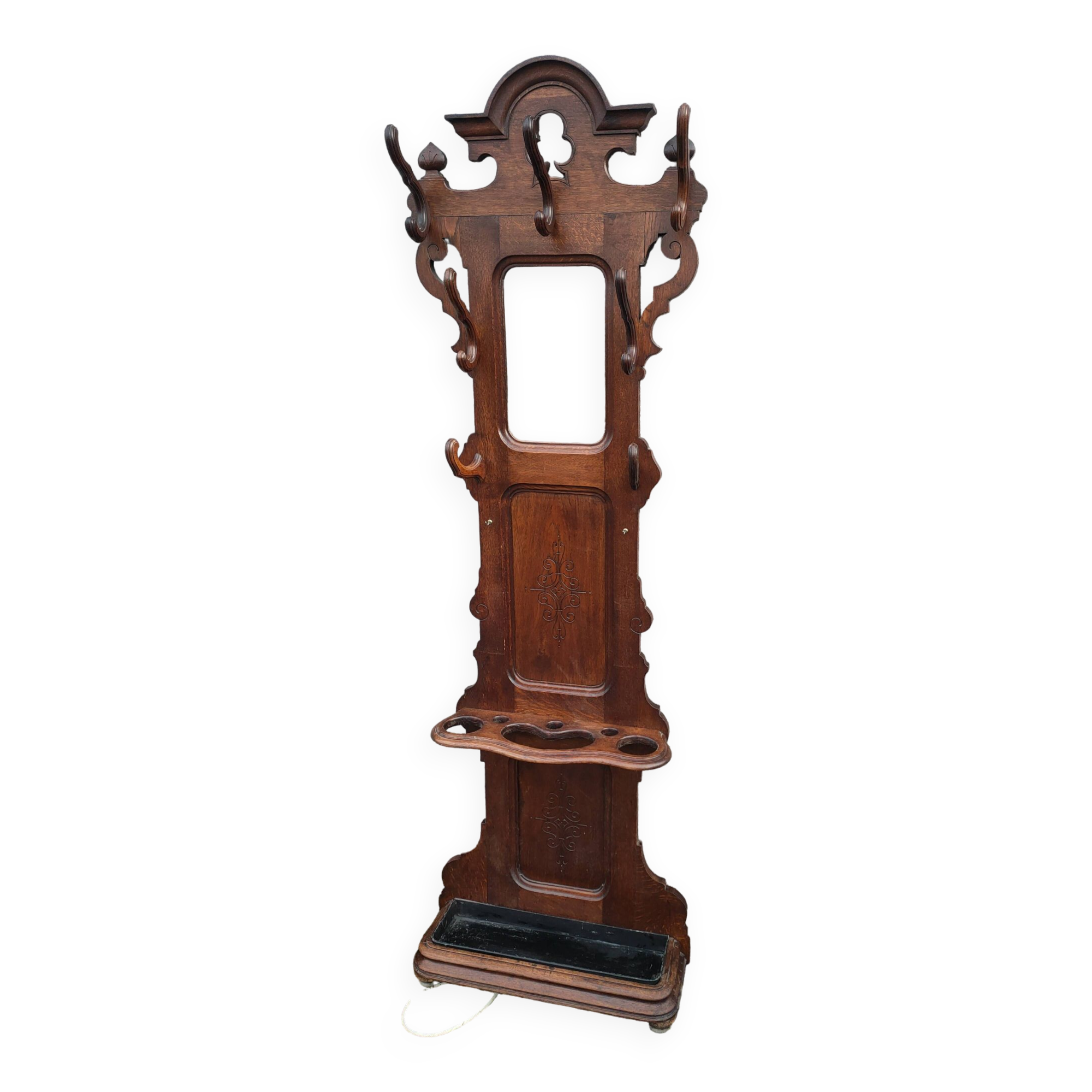 free-standing locker room in solid oak 1900