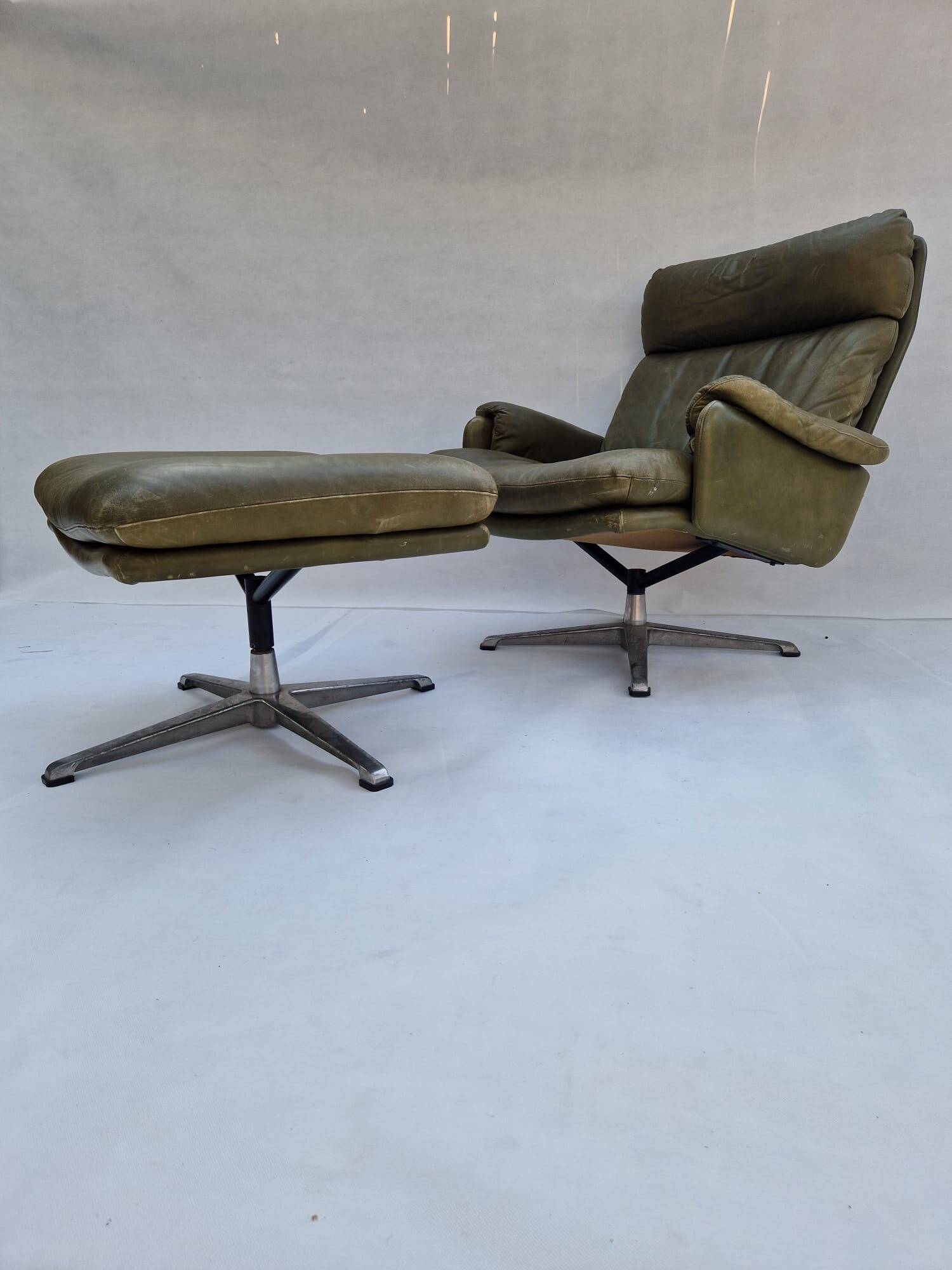 Leather chair with footrest ds-31 – de sede – switzerland – 1960s