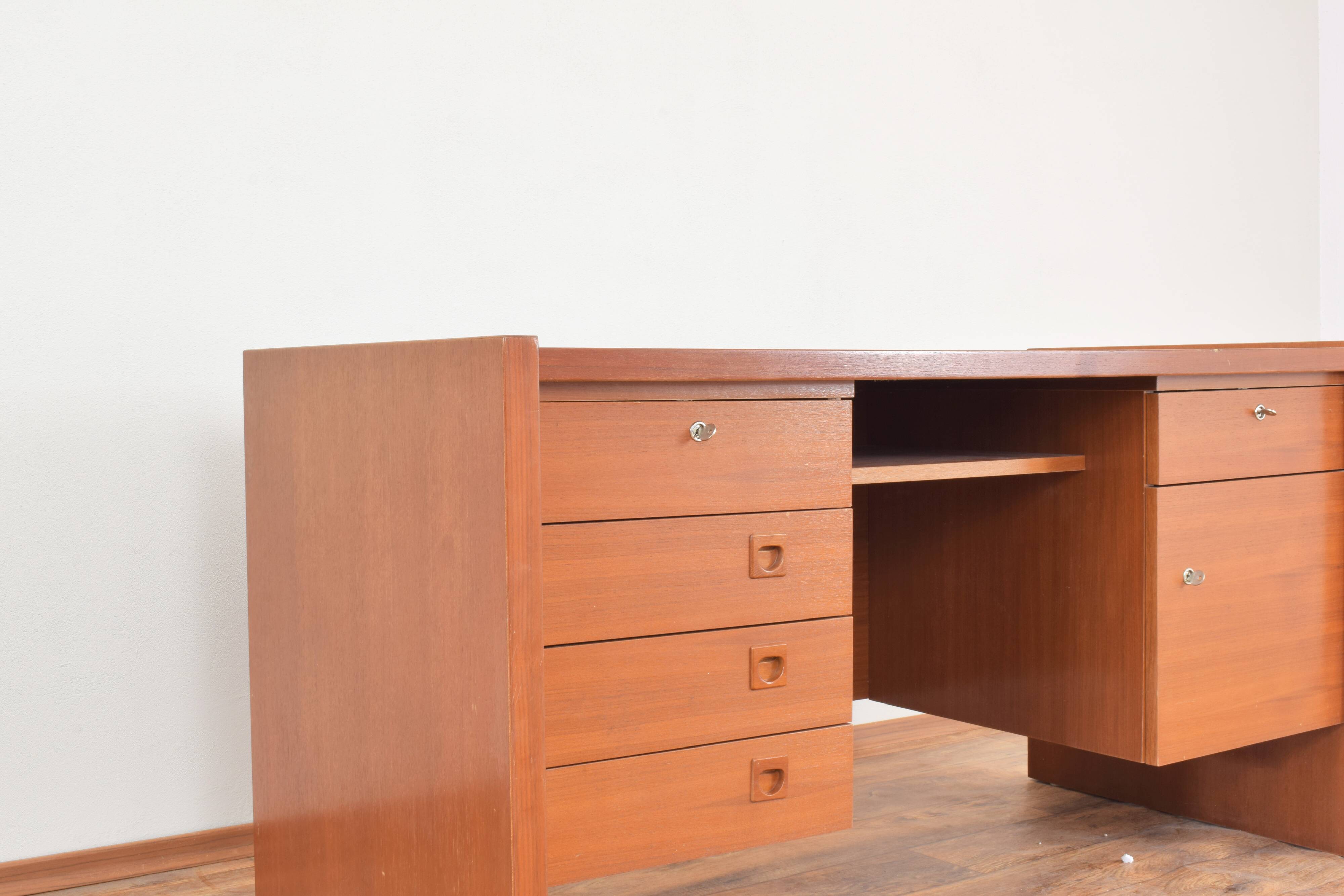 Mid-Century Danish Teak Desk, 1980s.