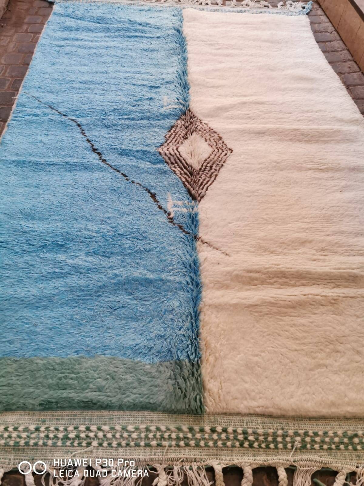 Beni Ouarain Berber rug: Azure brilliance 250*150 cm
