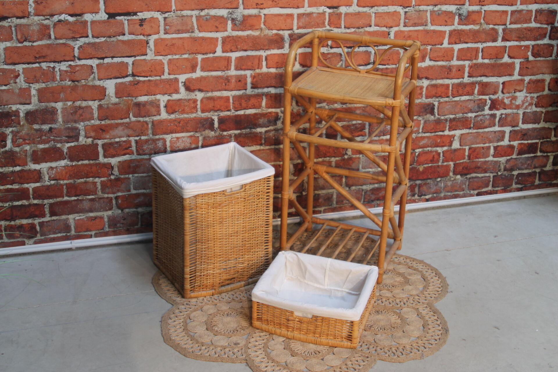 Wicker laundry bin
