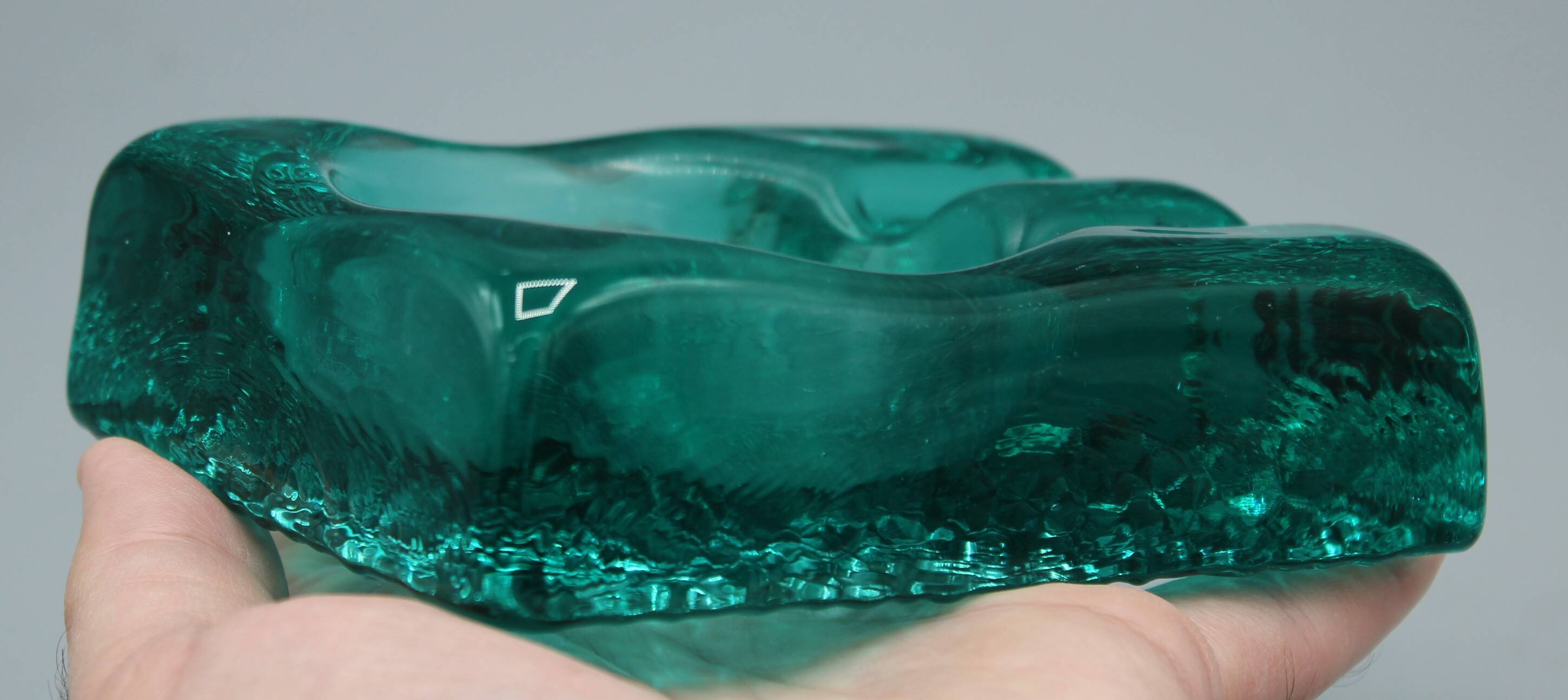 Ancien cendrier en verre design vintage Pukeberg Kosta Boda