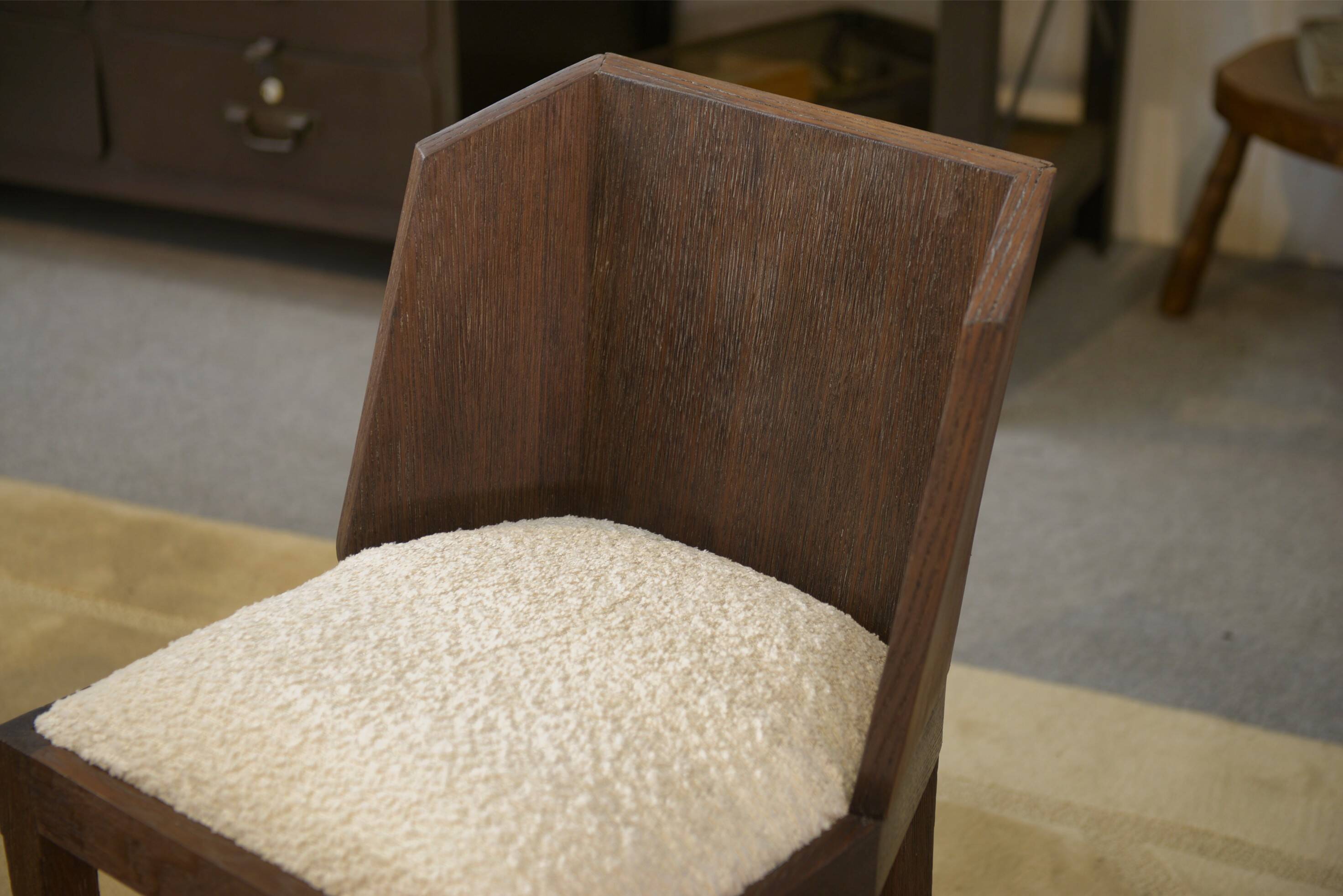 Chaise en chêne dans le goût de Pierre Chareau 1950’s