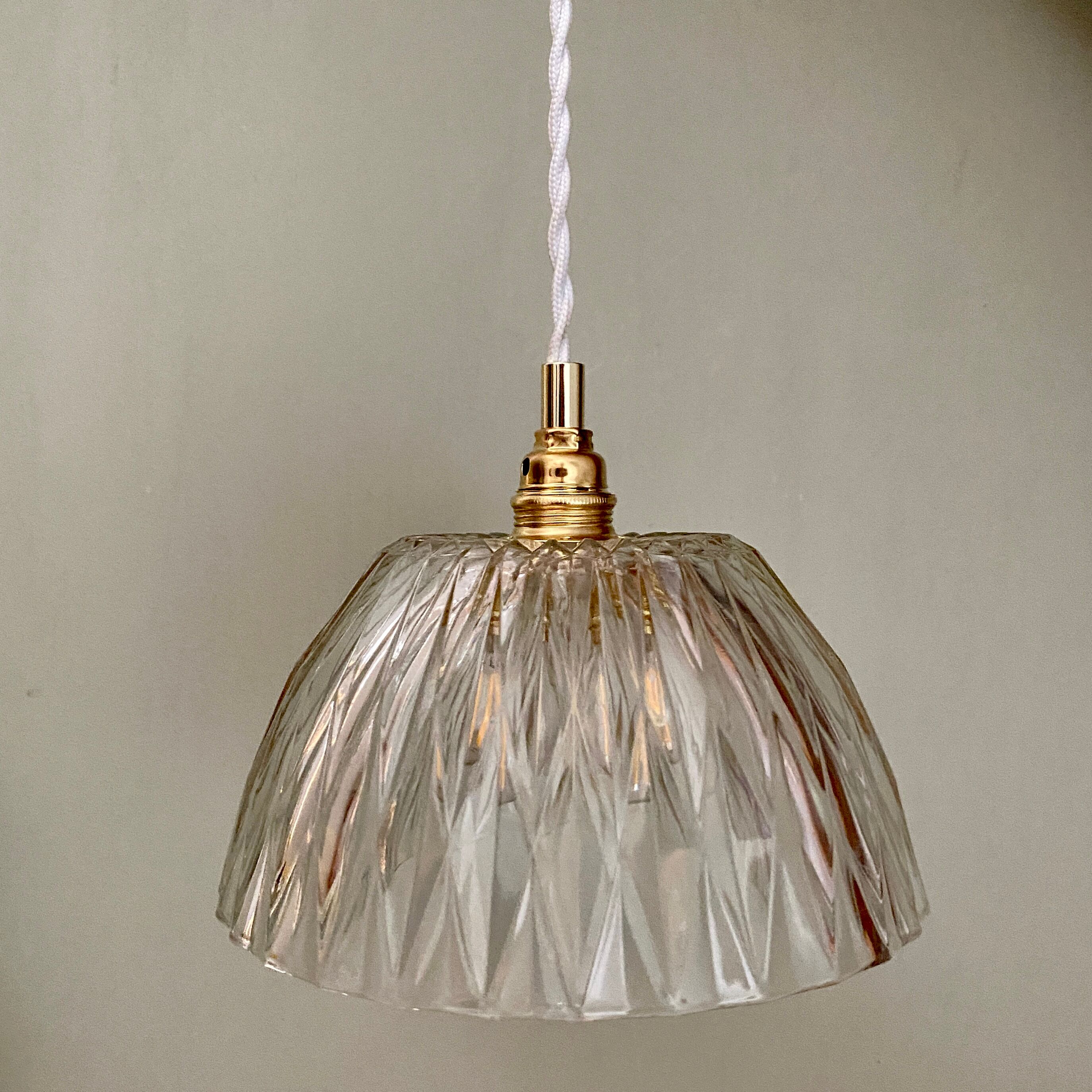 Vintage lamp lamp in molded glass