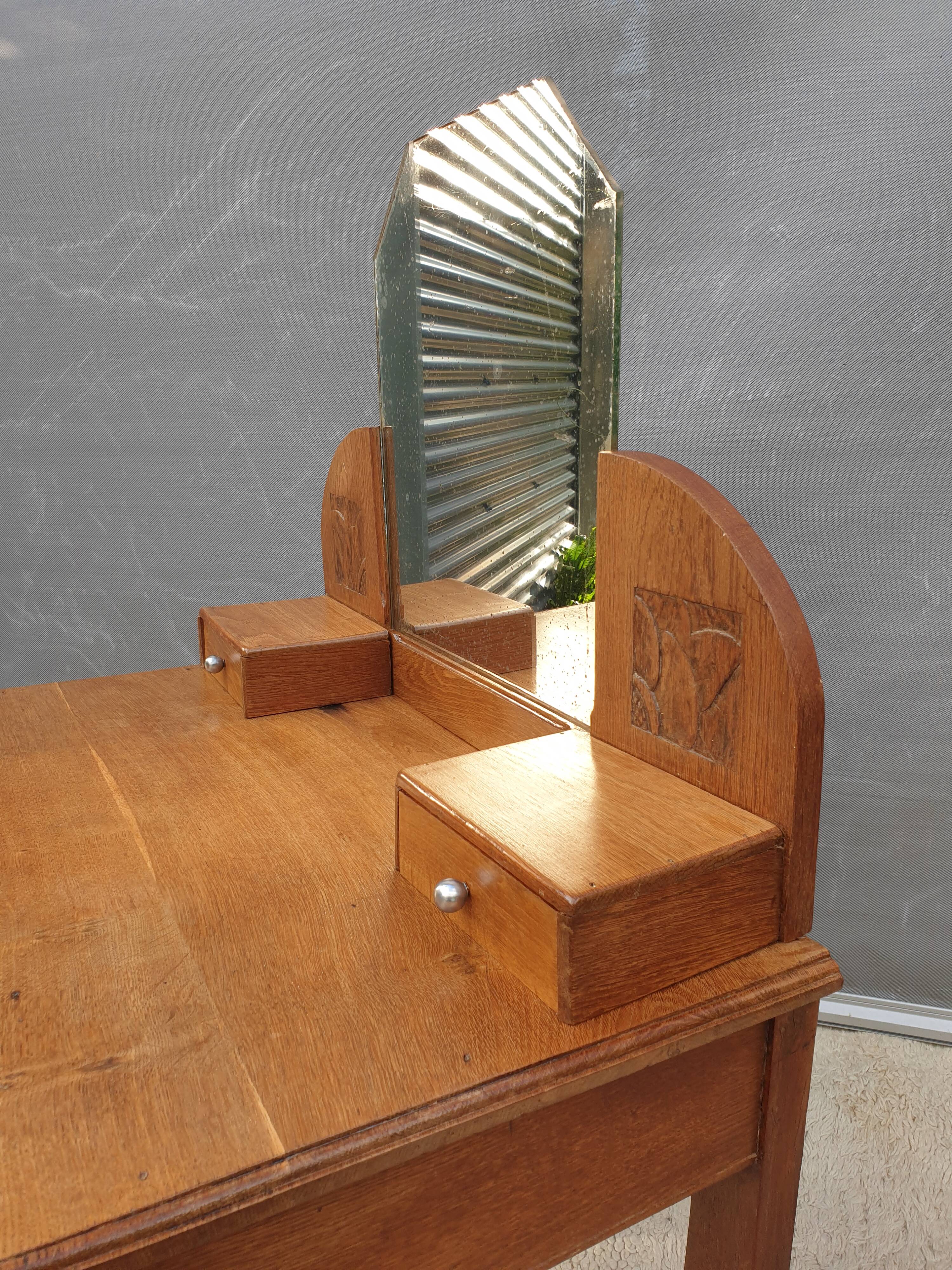 Art Deco dressing table gondola base