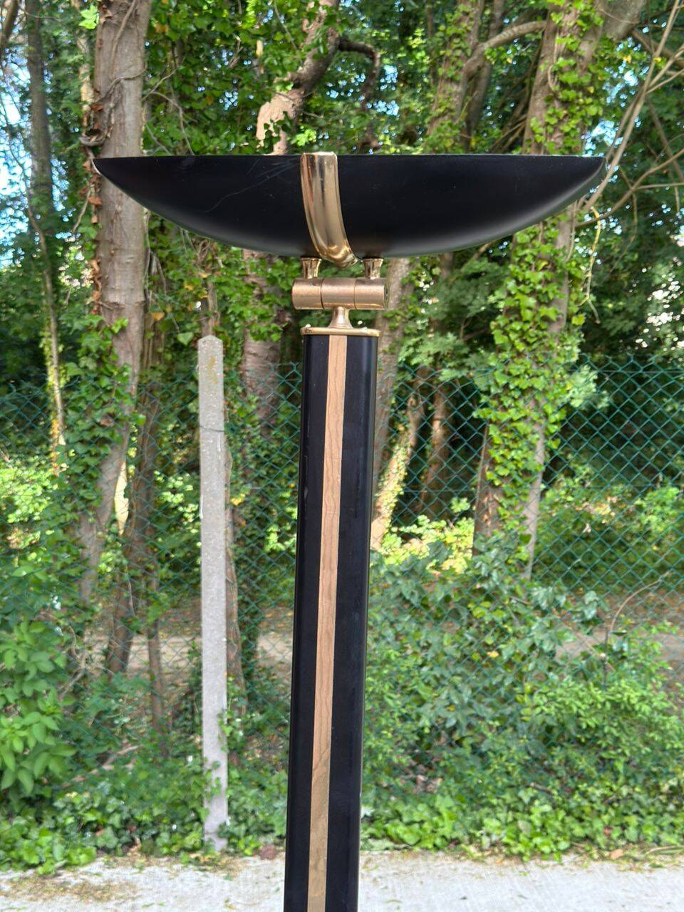 Italian torchiere floor lamp Ilmo 1970 black steel and gold brass