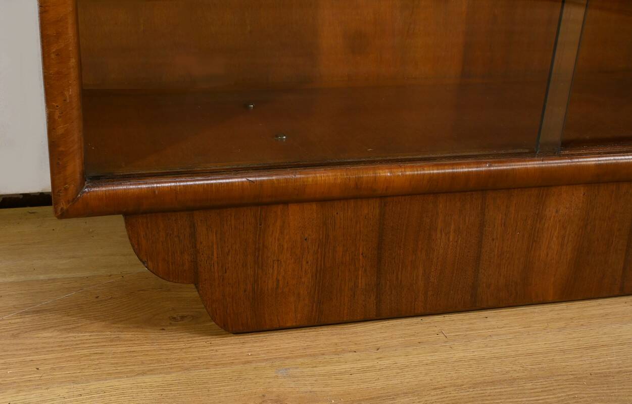 Meuble Vitré Rurka en Ronce de Noyer, Art Déco – 1940