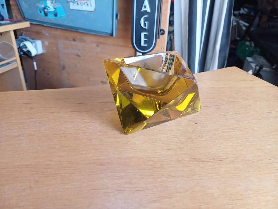 superb ashtray / decorative object