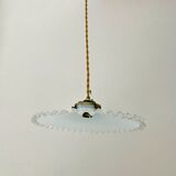 Crenellated opaline suspension