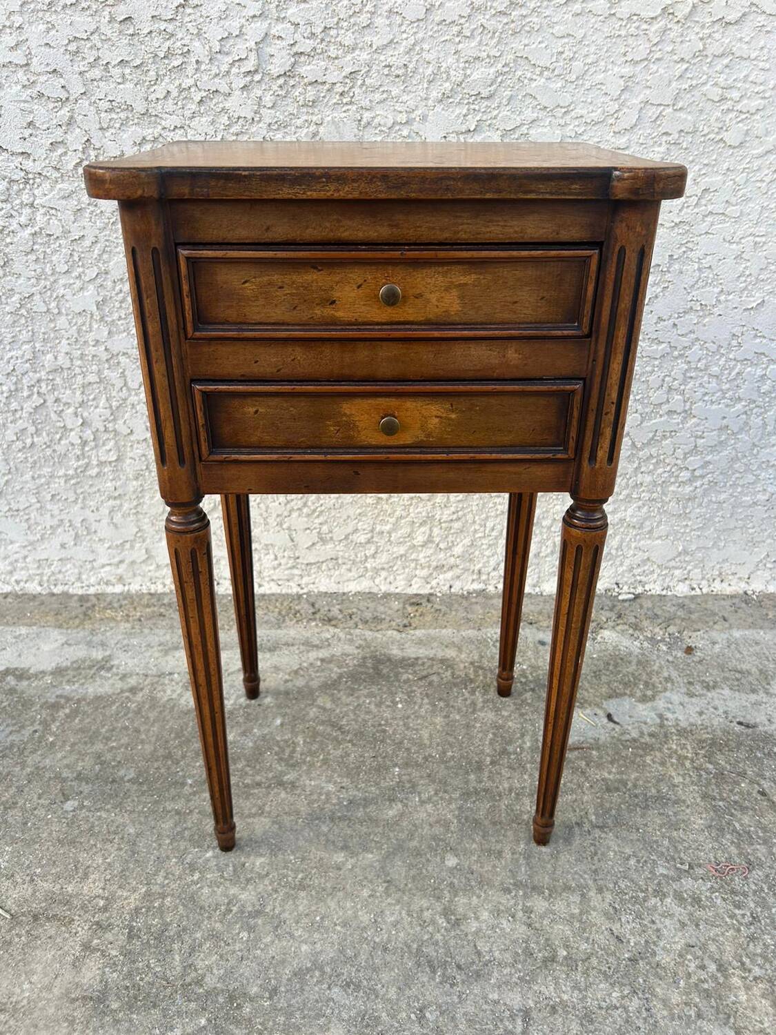 Paire de chevets style Louis XVI