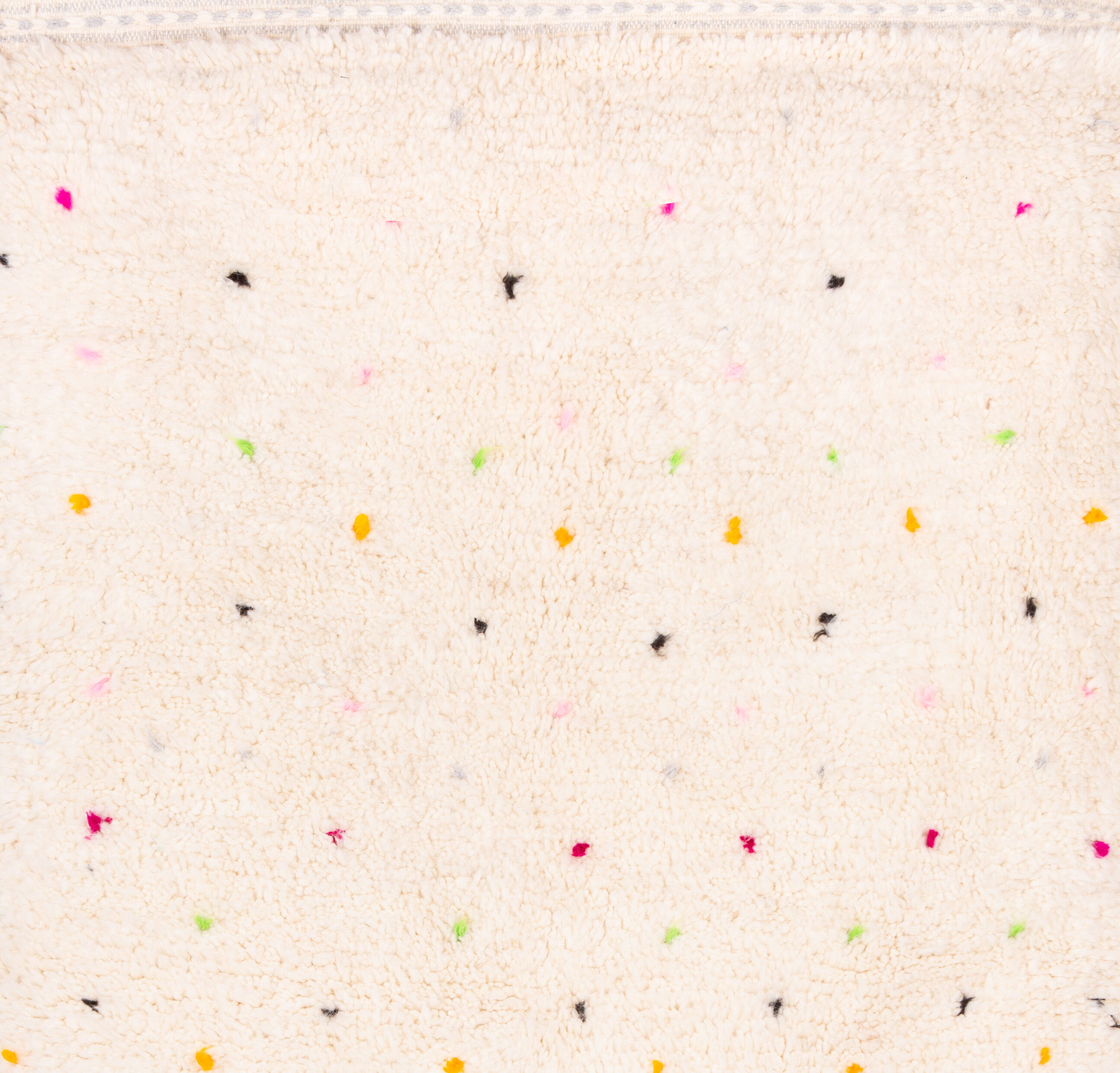 Berber carpet with dots of colour 167 x 102 cm