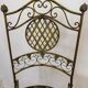 Paire de chaises hautes pliantes en fer forgé – Patine ocre – Style Ja