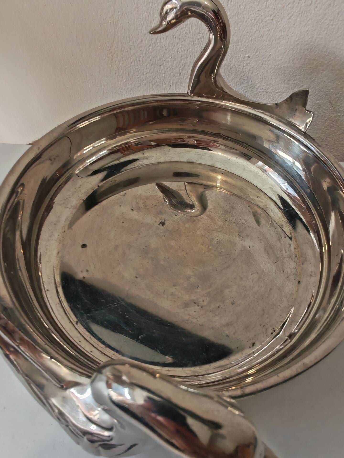 Centrepiece, silver-plated metal swan catchall.