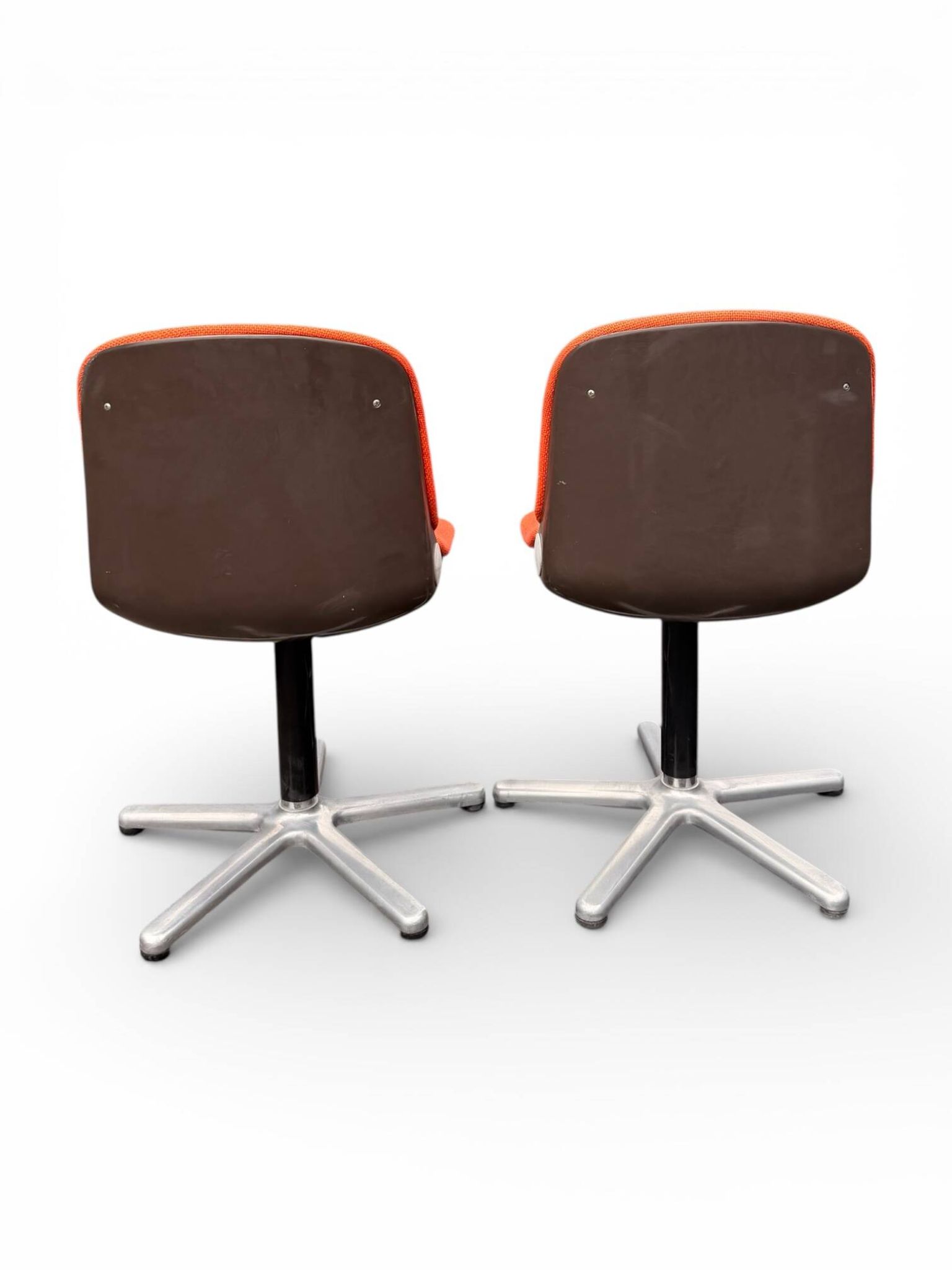 Pair of vintage chairs model 231/5 in orange fabric and aluminium by Wilkhahn.