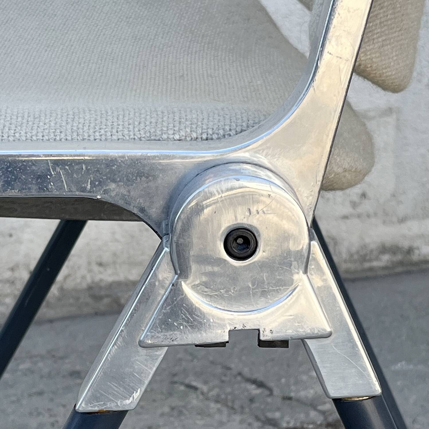 Série de 4 chaises modèle DSC 106 de Giancarlo Piretti pour Castelli