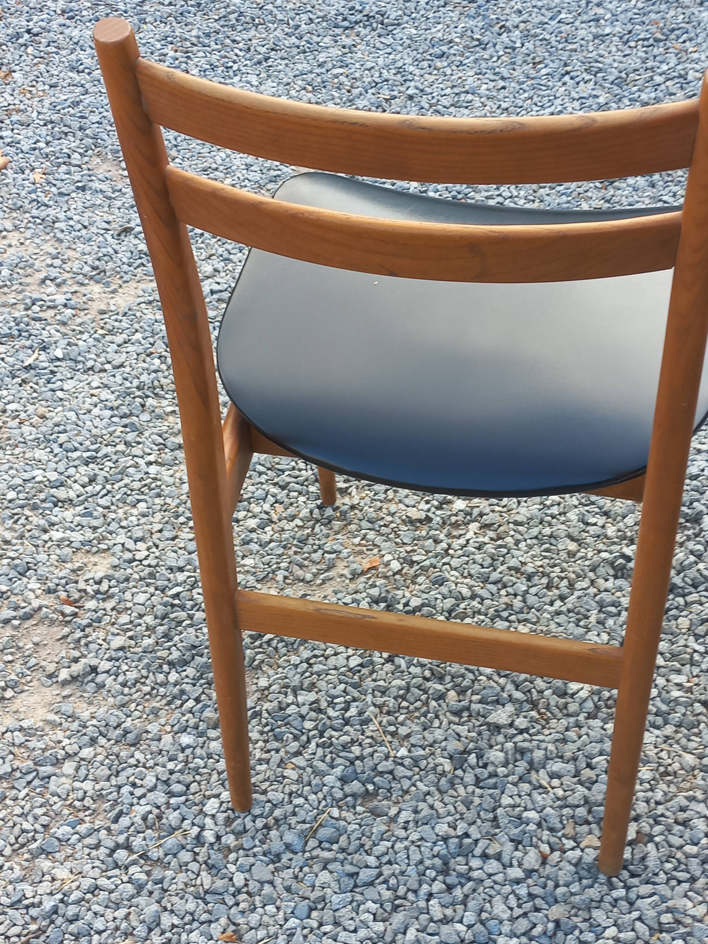 Set of 4 Scandinavian-style teak chairs from the 1970s.