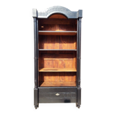 Monumental library with black two-tone oak.