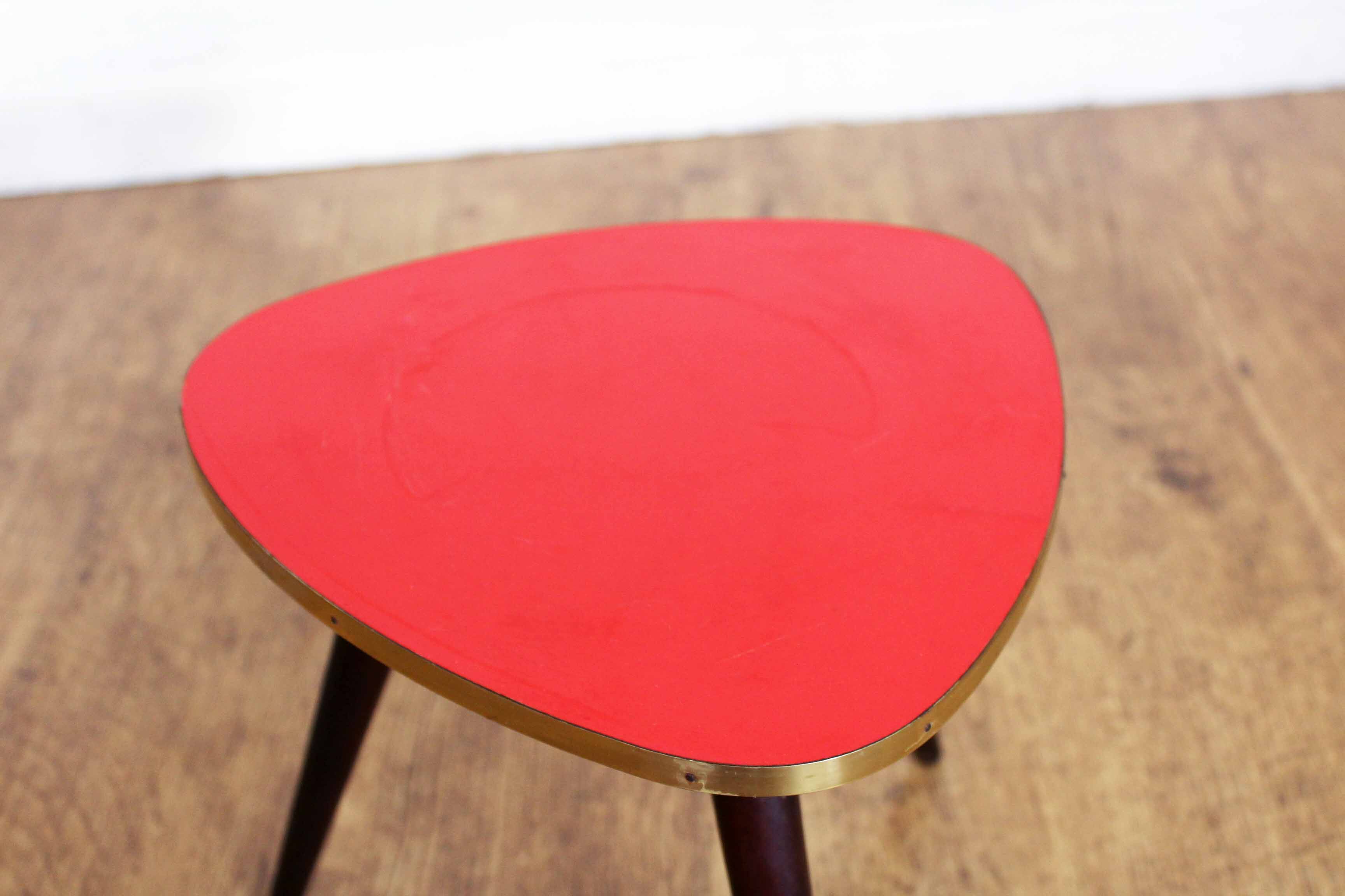 Tripod plants holder