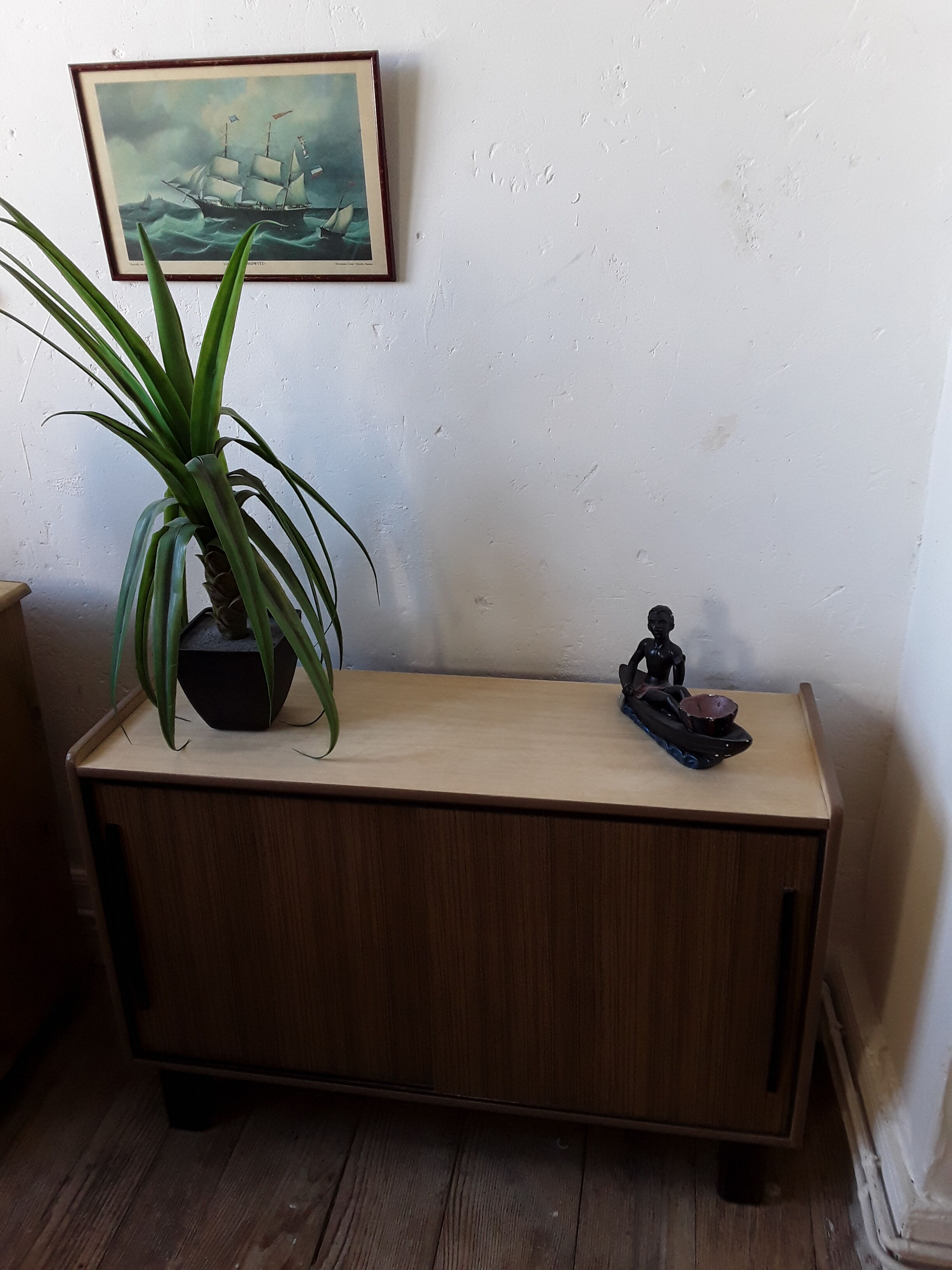 Wood buffet and 60s melamin