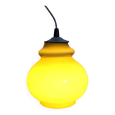 Suspension in amber opaline