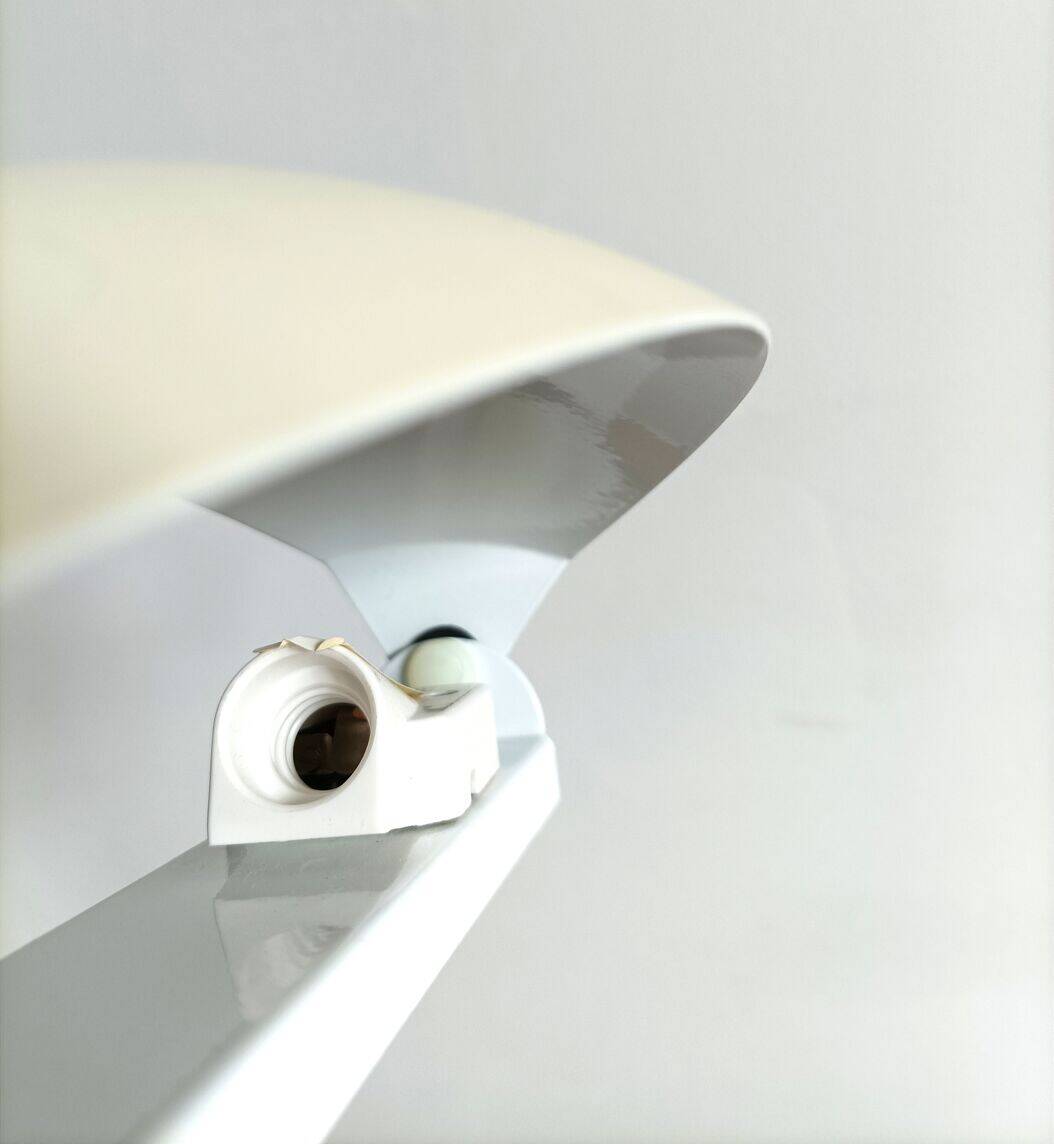 Swivelling metal wall lamp, lacquered, vintage Habitat