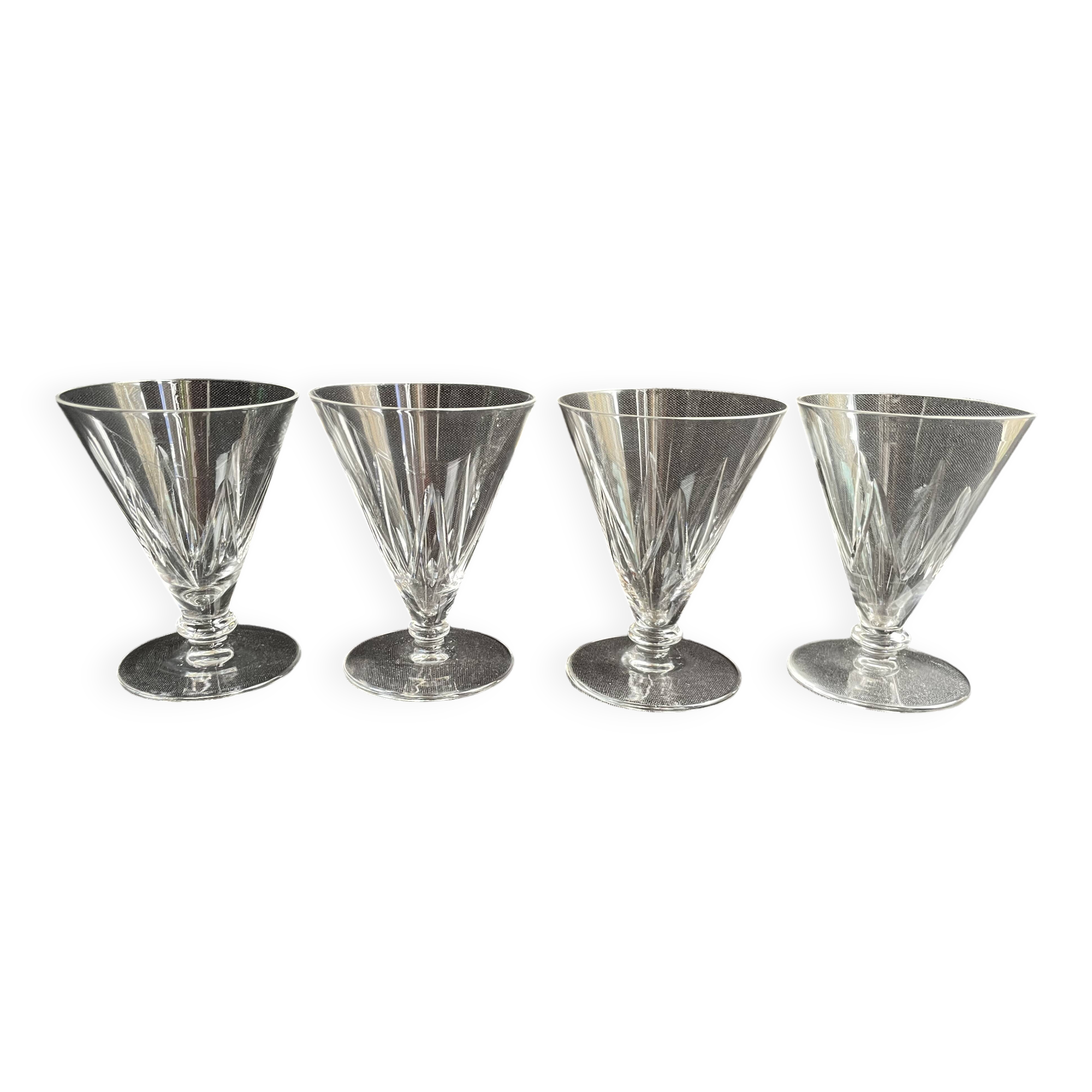 4 Wine glasses – Saint Louis Bossuet service size 10406