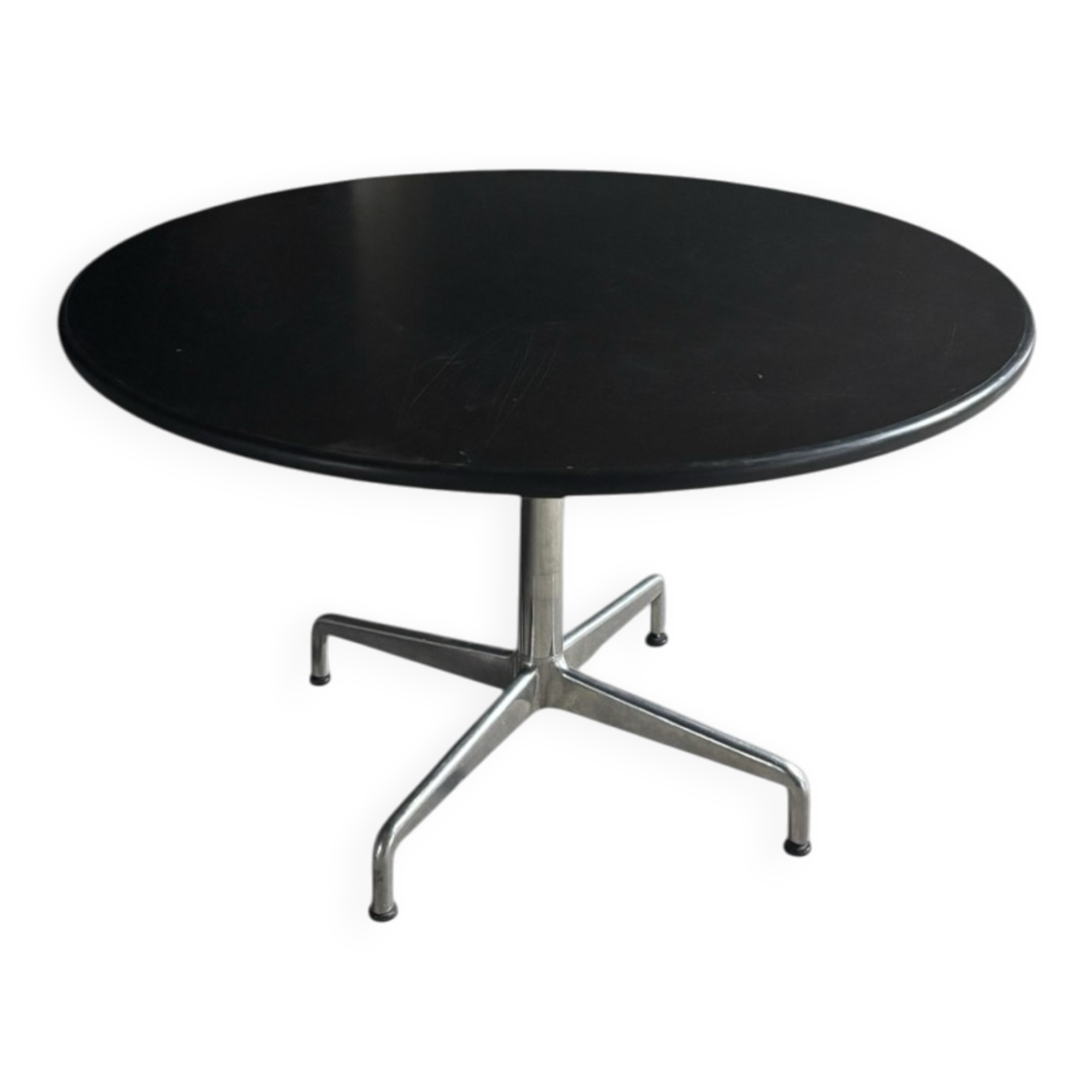 "Segmented" table by Charles & Ray Eames for Vitra