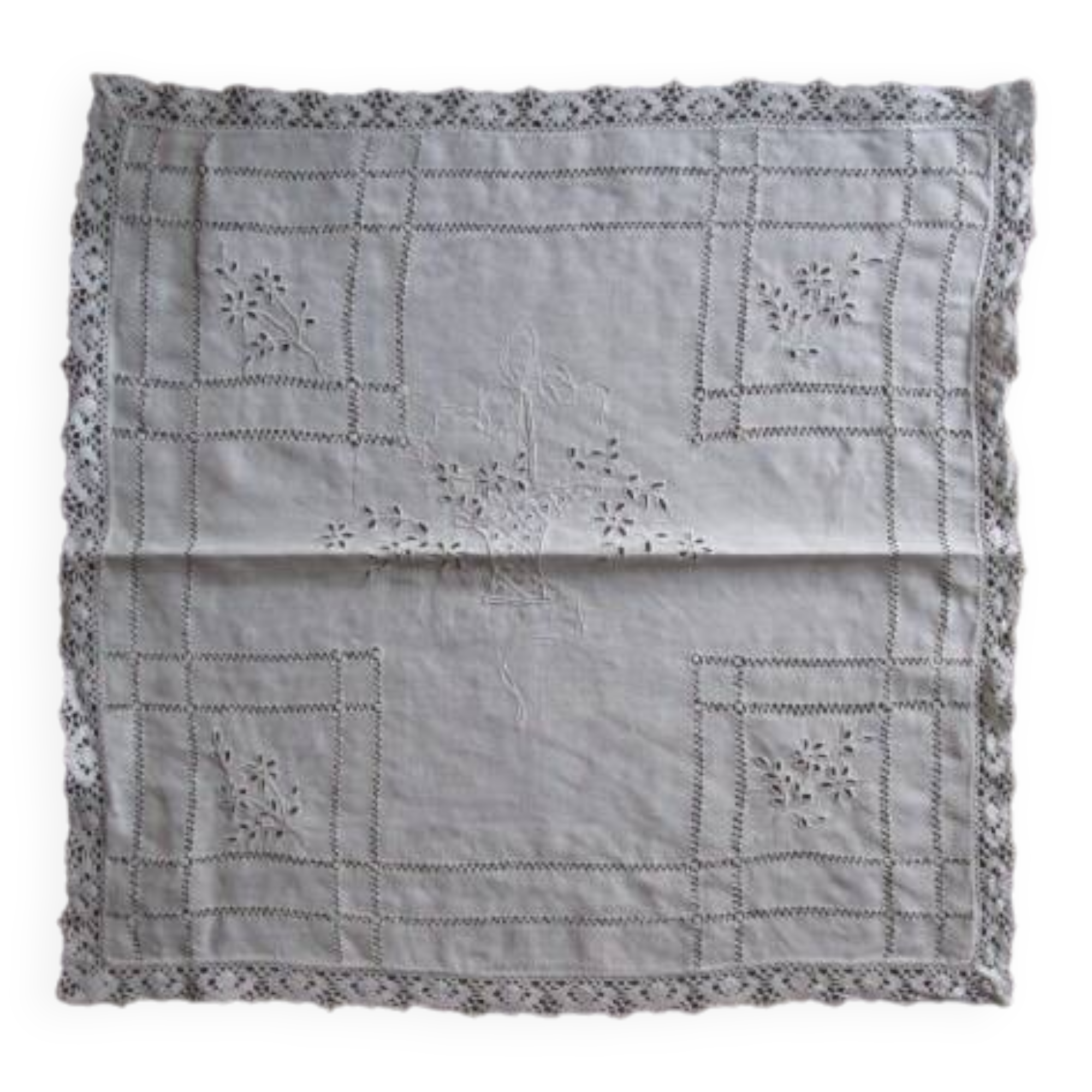 Antique embroidered table centerpiece/placemat 45 cm x 45 cm