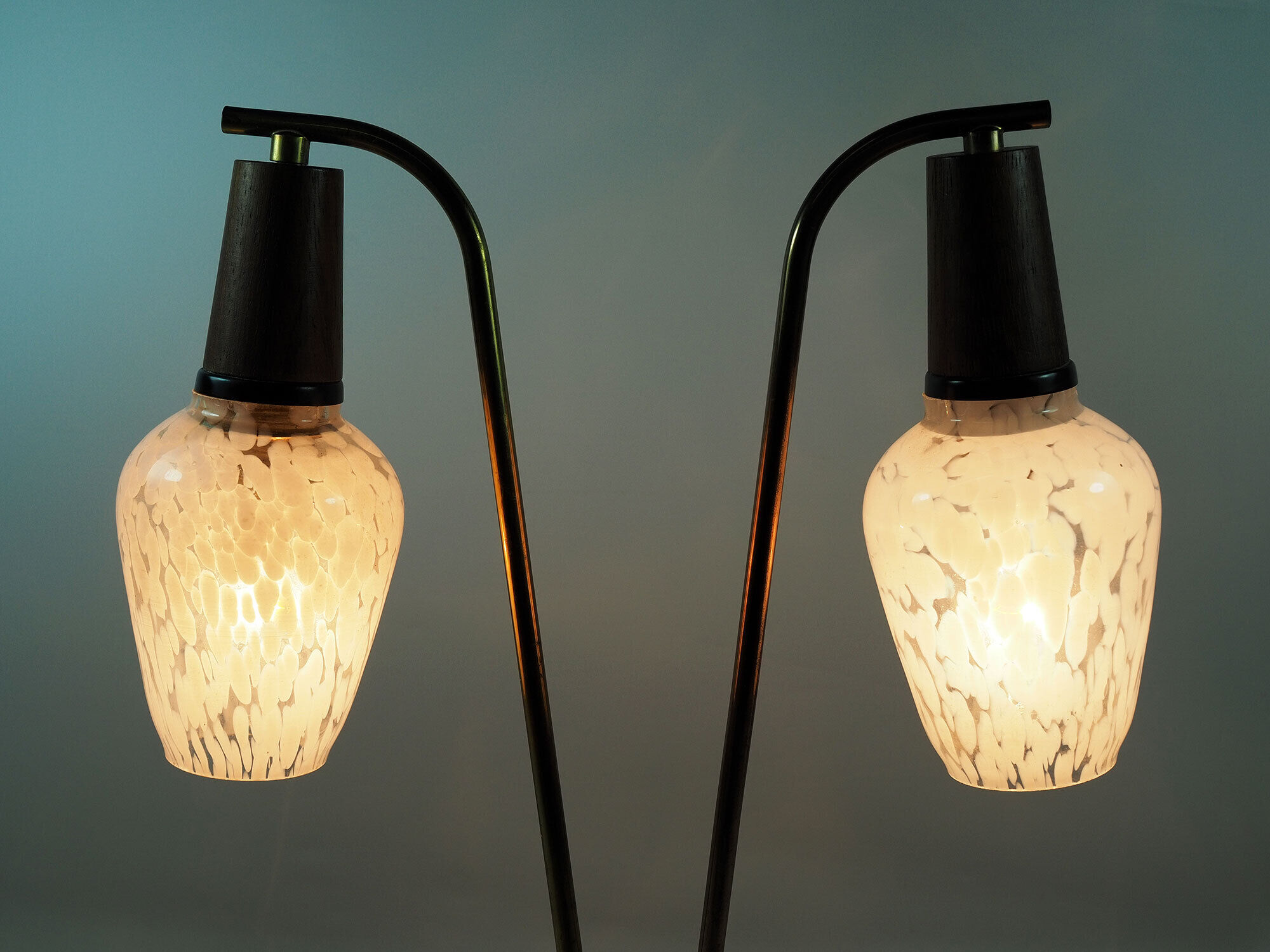 Paire de lampes de table scandinaves du milieu du siècle - Laiton