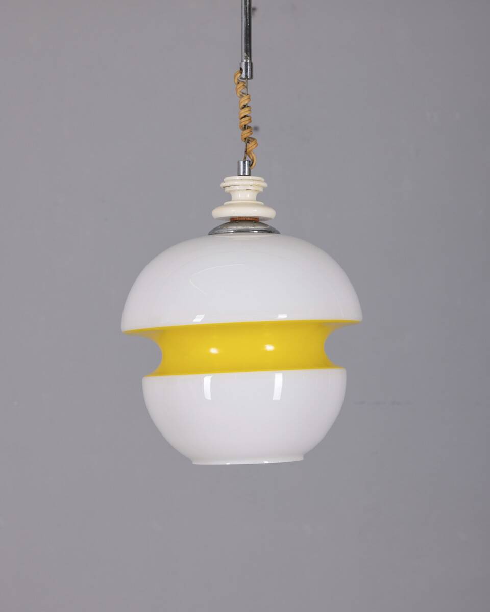 VINTAGE 1970S CHANDELIER IN WHITE AND YELLOW GLASS, ITALIAN DESIGN