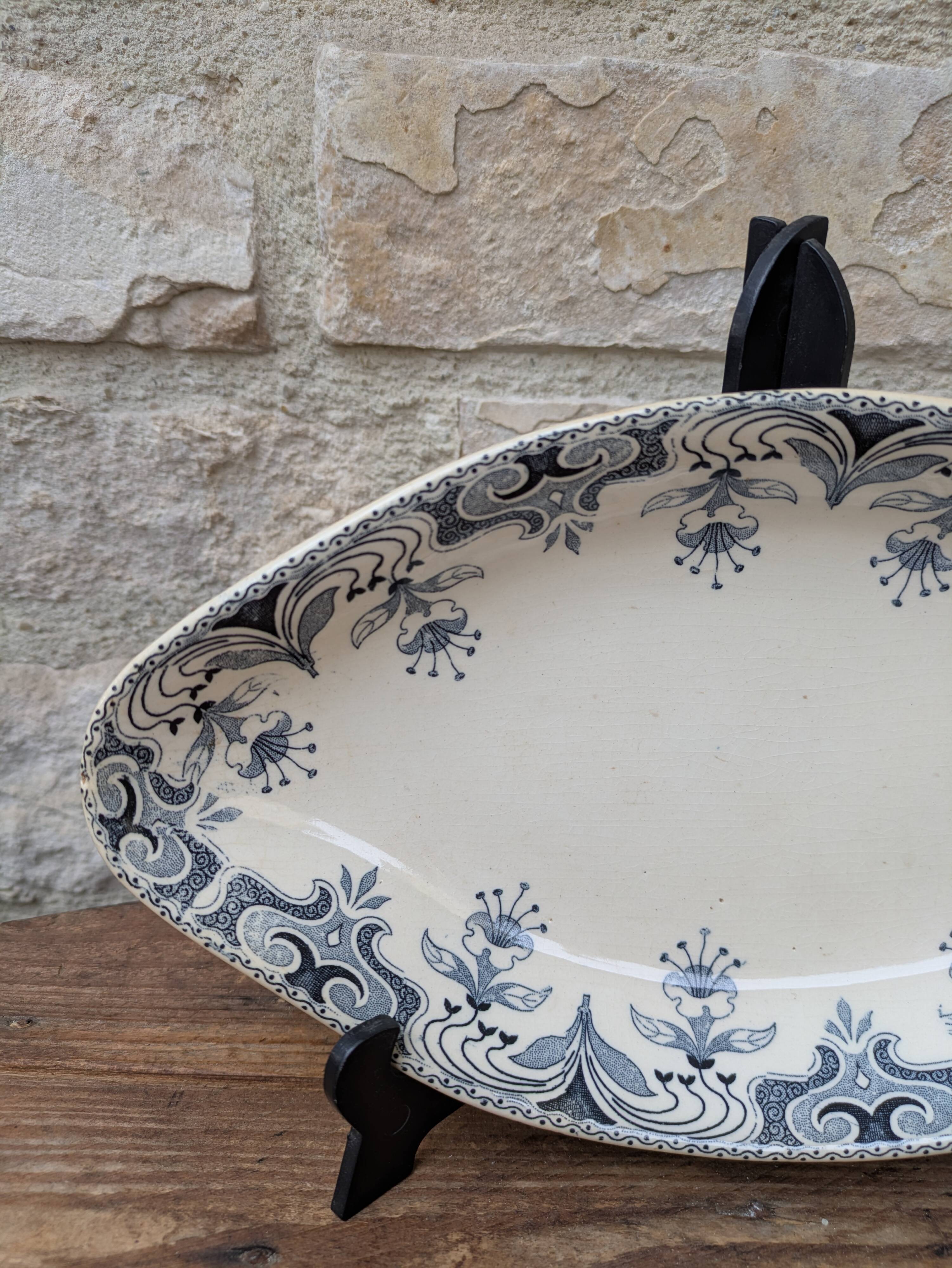 Ceramic dish with arabesque and flower decorations E. Bourgeois Terre de Fer