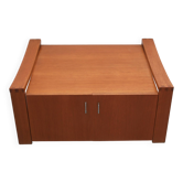 Table basse des années 1970 en chêne avec rangement