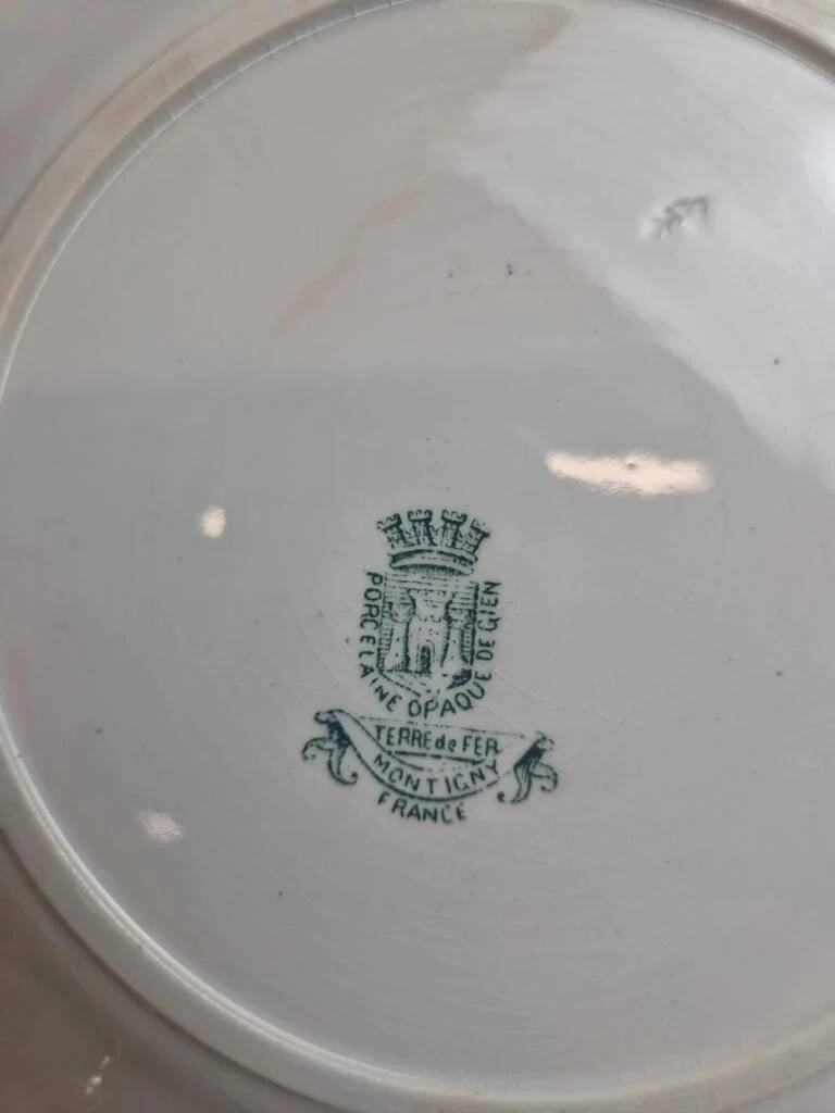 Set of 6 flat plates, Gien Montigny ironstone – old green decoration.