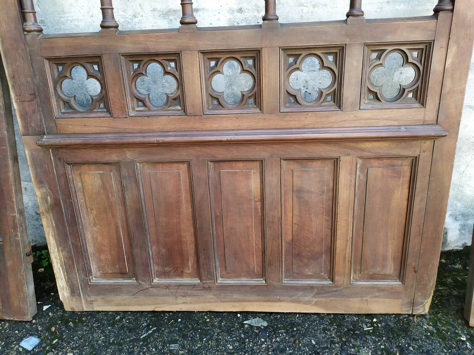 Boiserie claustra style gothique