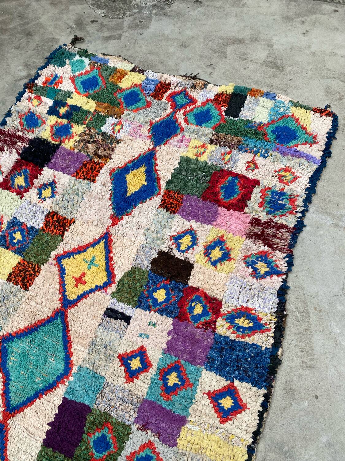 Vintage Berber rug 250 x 140 cm