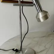 Very nice vintage 1970 articulated table lamp in good condition.