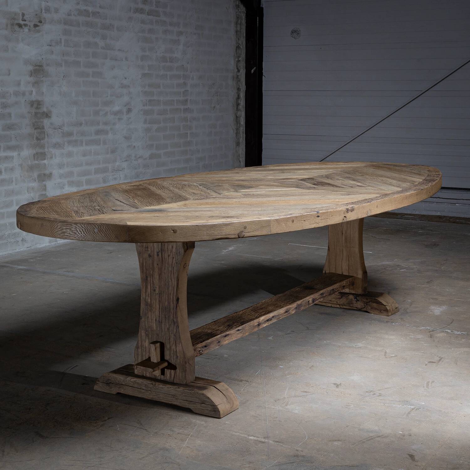 Oval Diamond table in old oak – 300 x 100 cm