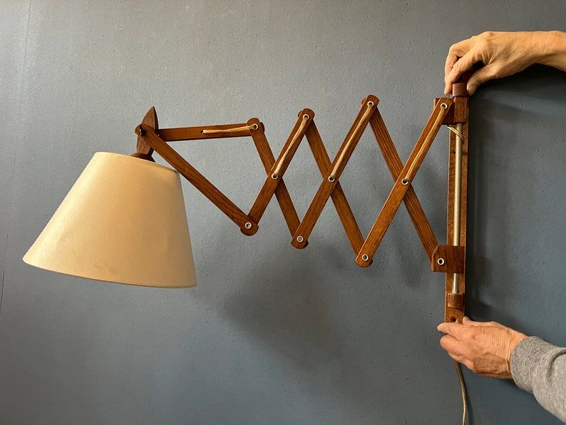 Wall lamp scissors in teak wood lampshade beige