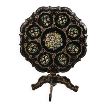 Table pliante florale peinte à la main anglaise antique de la fin du 19e siècle