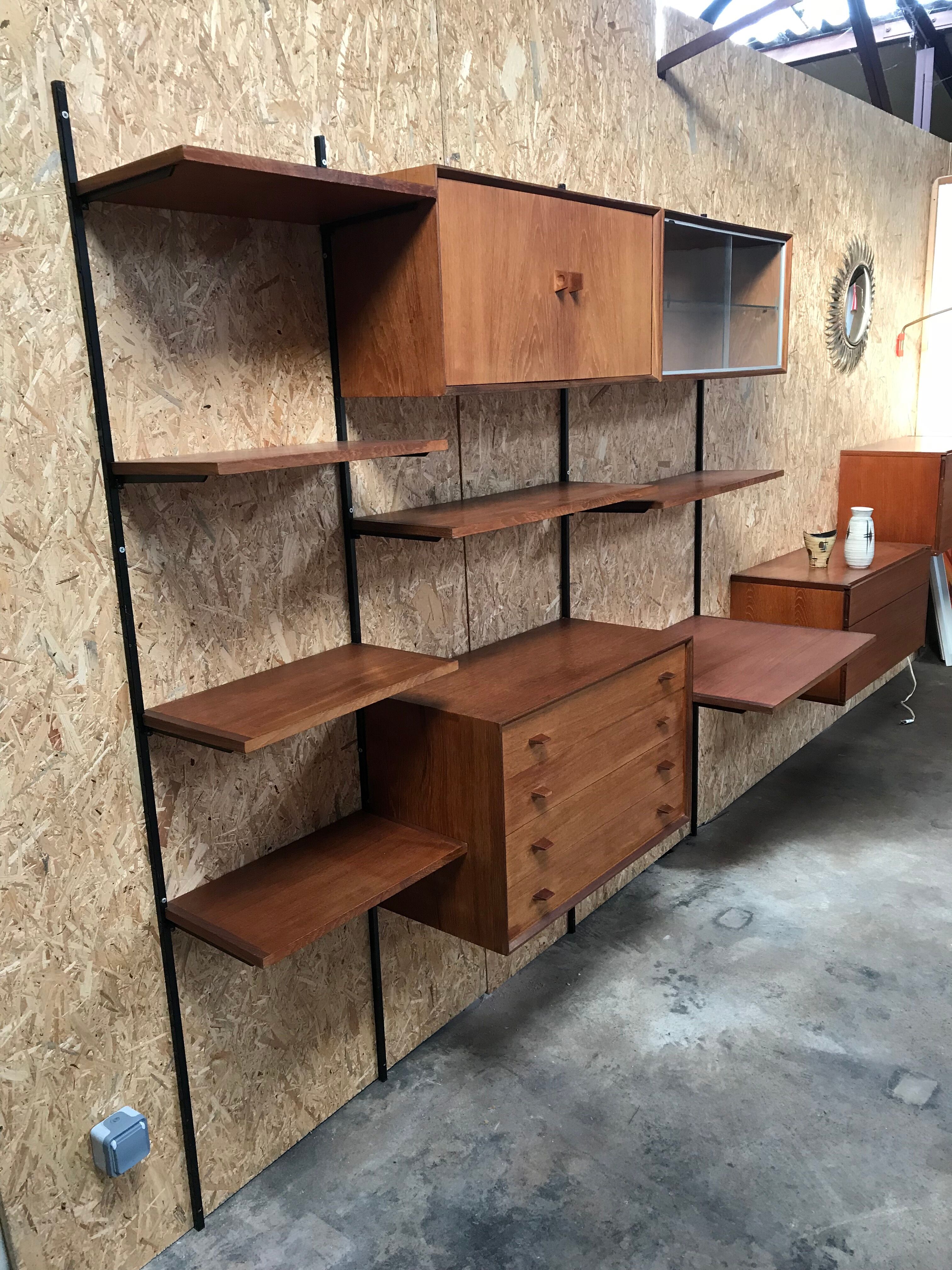 Wall bookcase