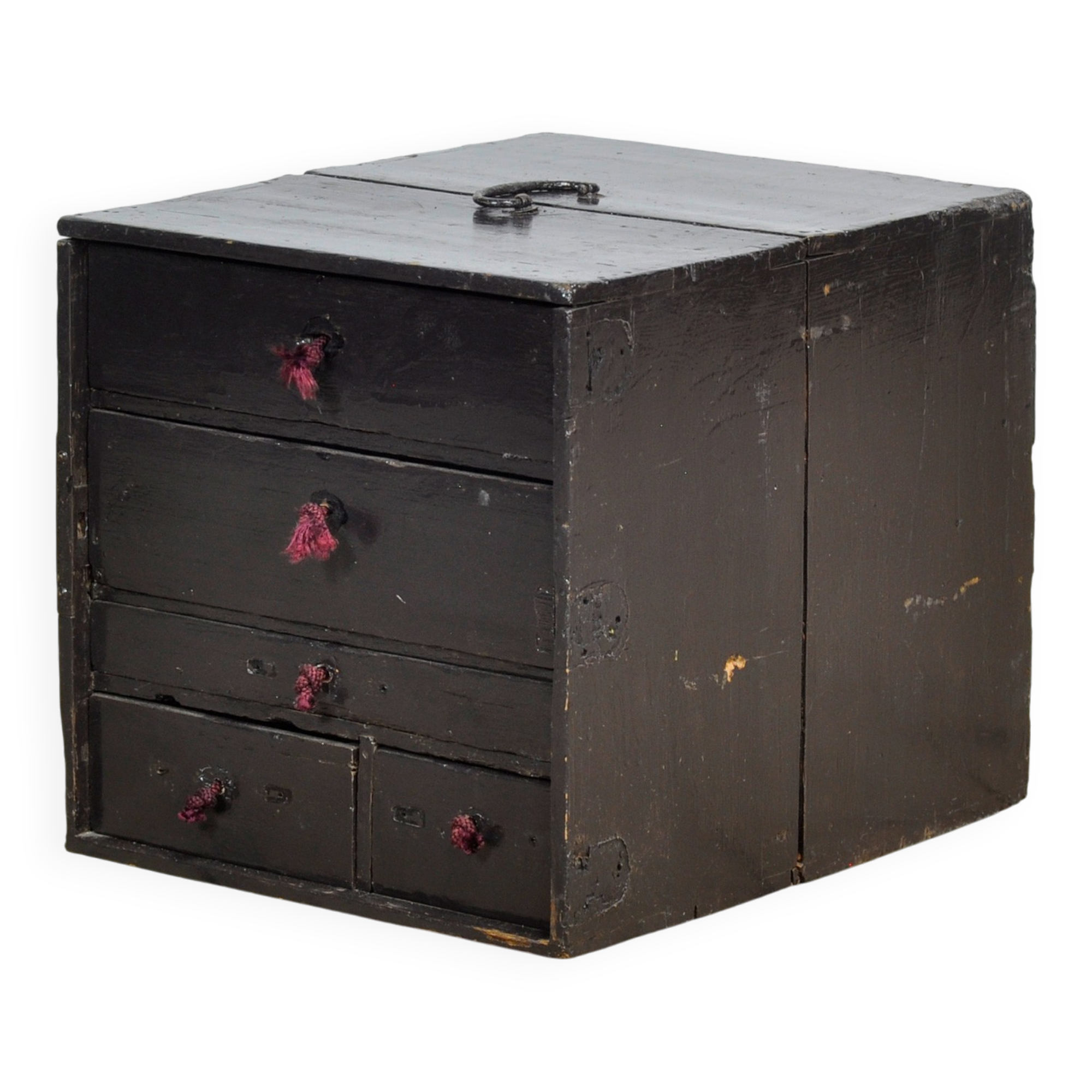 Small Japanese chest of drawers, circa 1900