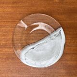 Vintage plate or bowl in German glass by Hans Jürgen Richartz for the Richartz art collection, Mathildenhütte, Solingen, Germany.