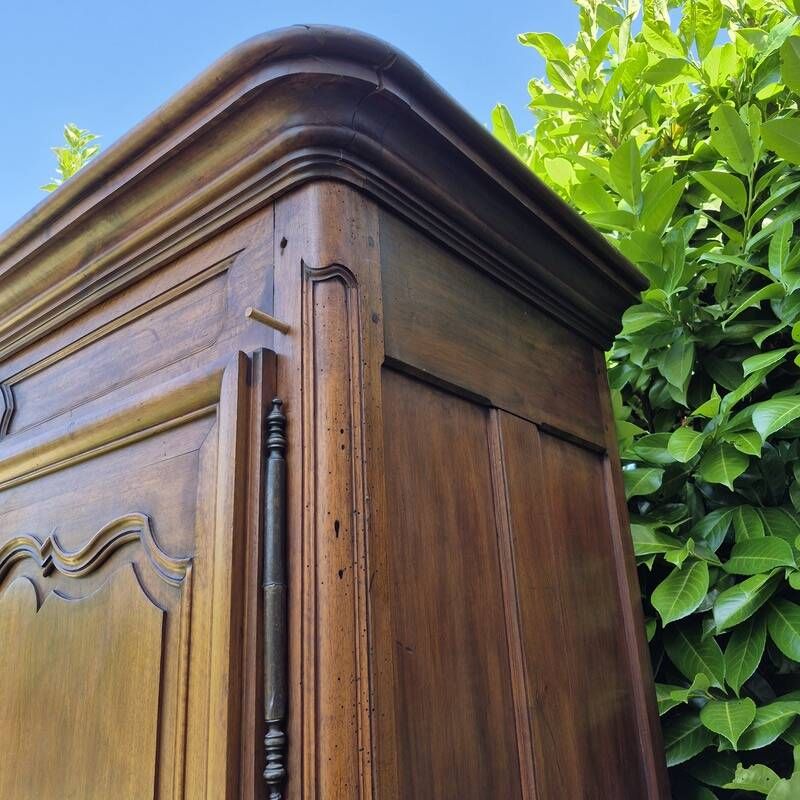 Louis XV wardrobe in blonde walnut from the 19th century, antique.