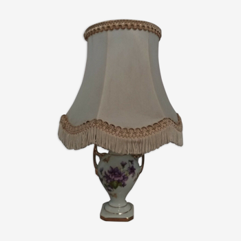 Small porcelain bedside lamp décor violets perfect working condition