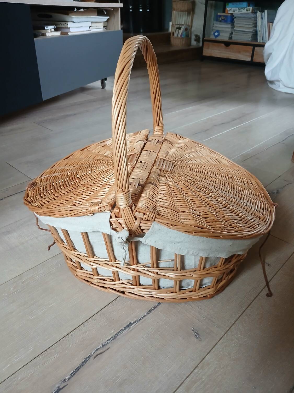 Panier à pique-nique ancien