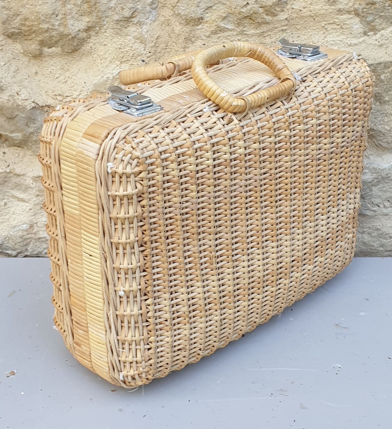 Wicker case, vintage