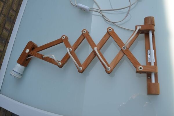 Applique murale extensible ikea/lampe en bois modèle sax 1985-90