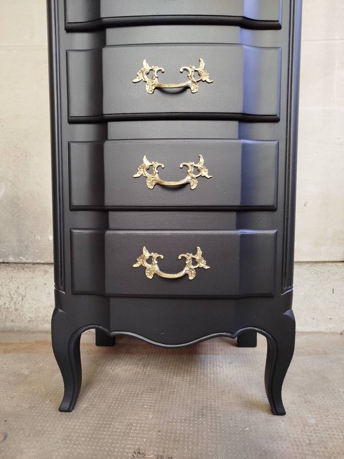 Vintage black weekly planner