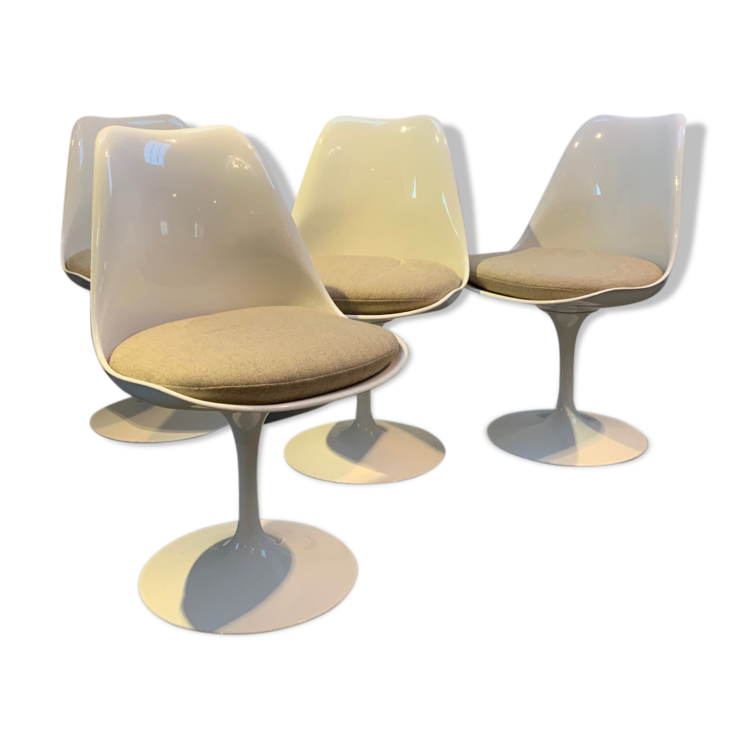 Set of 4 swivel chairs by Eero Saarinen for Knoll circa 1970